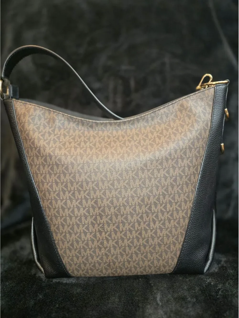 56. NWOT Michael Kors Brooklyn Large Monogram-Print Hobo